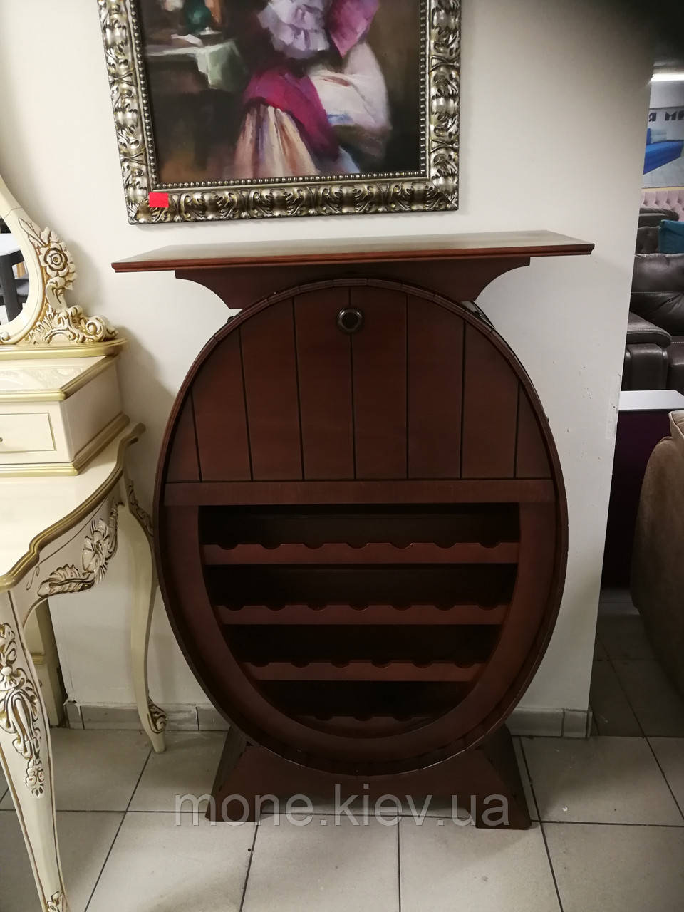 Італійський винний бар у формі бочки