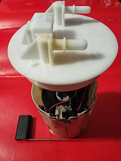 Альмера Н16 бензонасос Nissan Almera N16 паливний насос 17040 5m300 0580313173