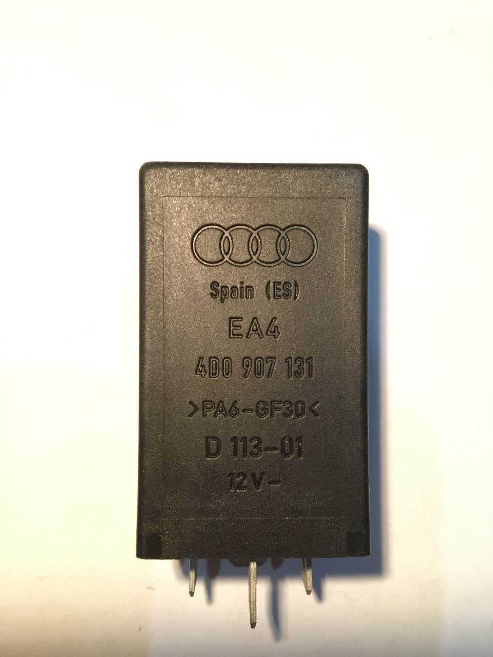 Автомобільне реле б/у 4DO907131 / EA4 / D113-01 12 V 217221 No382, фото 1