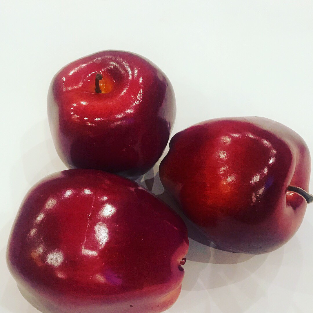 Муляж яблока,искусственное яблоко,искусственный фрукт ( 8 см ) - фото 2 - id-p472525396