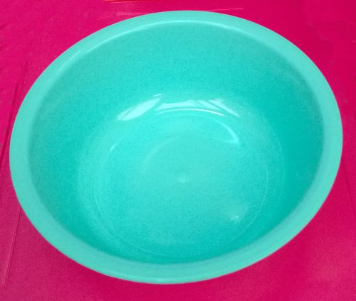 Миска пластик d=23 см (2 л)
