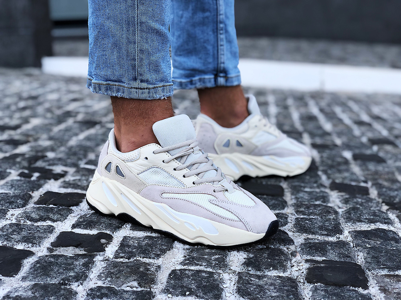 Кросівки чоловічі Adidas Yeezy 700 Boost "Analog" (Розміри:43), фото 1