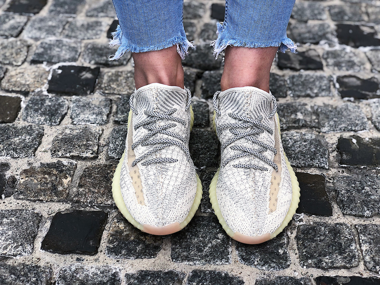 Adidas Yeezy Boost 350 V2