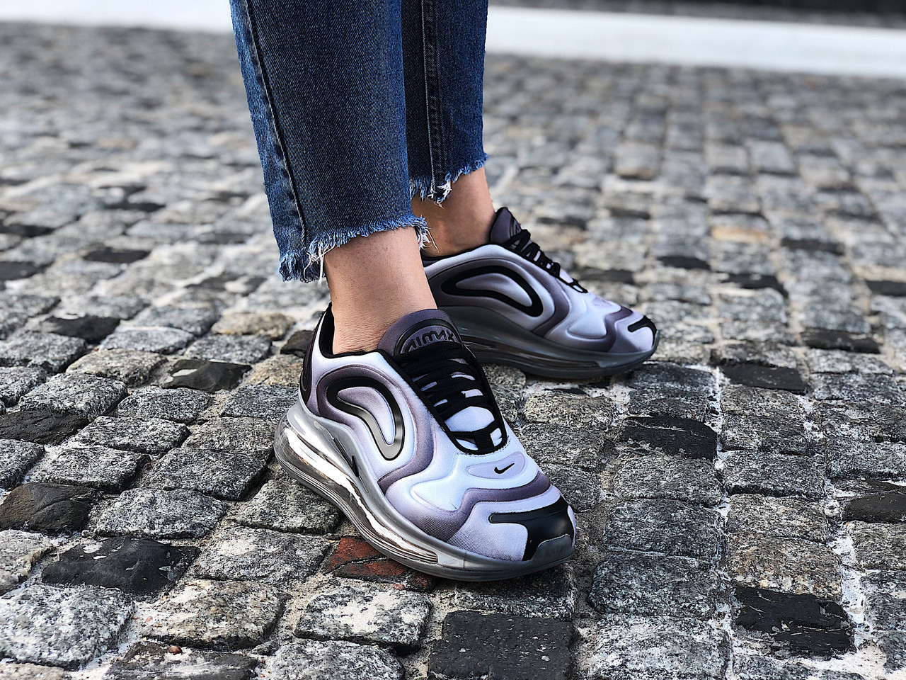 Кросівки жіночі Nike Air Max 720 (Розміри:39), фото 1