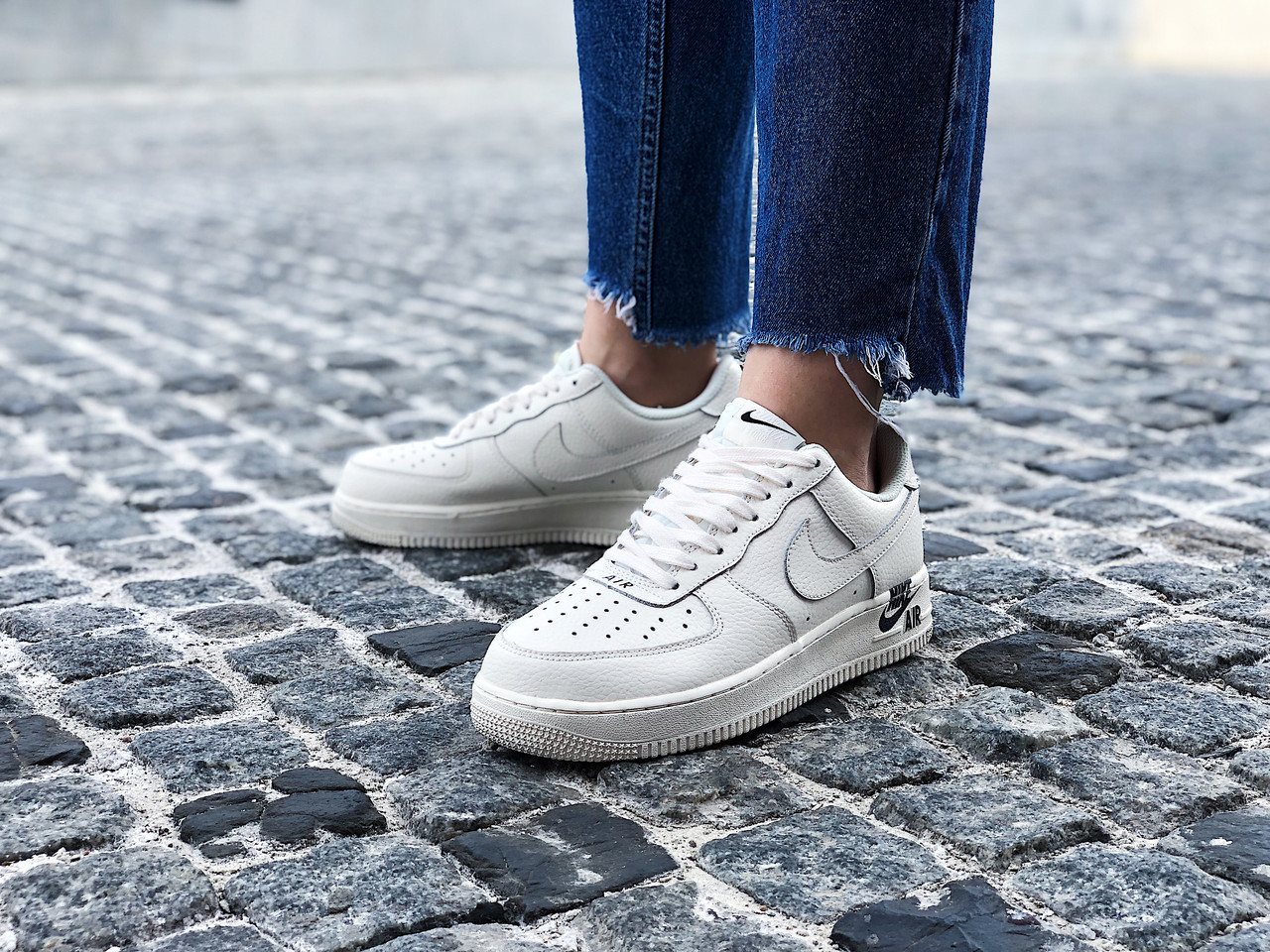 Кросівки жіночі Nike Air Force 1 '07 Low Leather (Розміри:37,41), фото 1