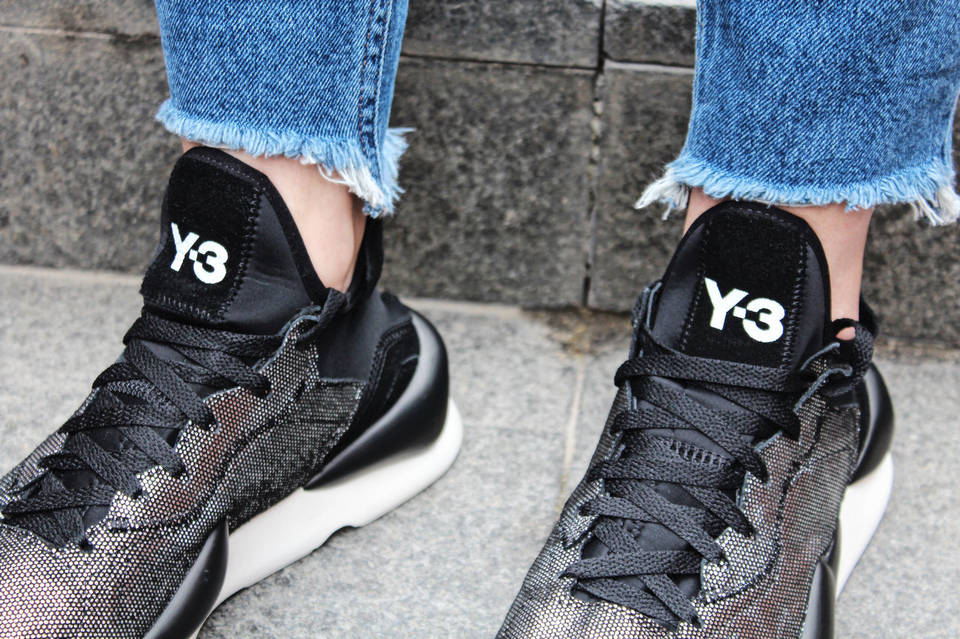 2247263606_w1280_h640_krossovk