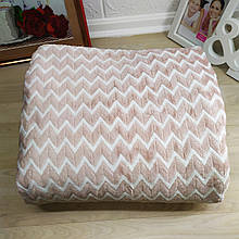 Велюрове покривало зигзаг пудровий розмір 200*210 см