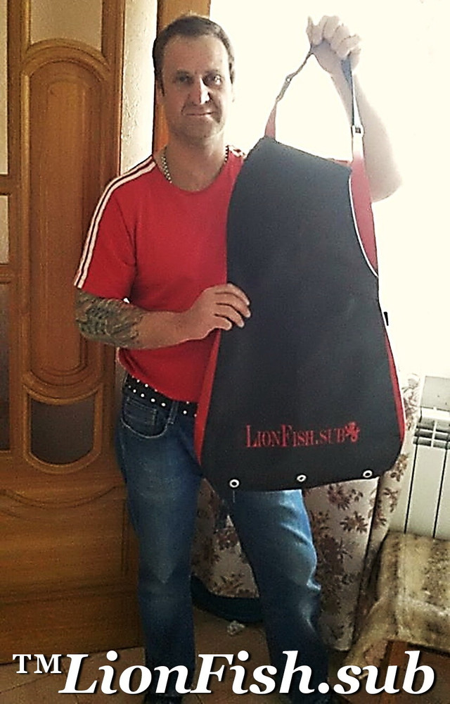 Сумка для Раков и Рыбы LionFish.sub. Нагрудная Питомза из ПВХ материала. Удобный фартук для сбора и хранения подводных находок и добытой рыбы. Бальшая, карман слева.