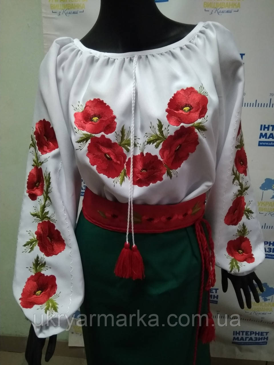 Вишита блузка "Червоні маки"