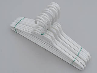 Плічка вішалки тремпеля V-L1 білого кольору, довжина 41,5 см, в упаковці 10 штук