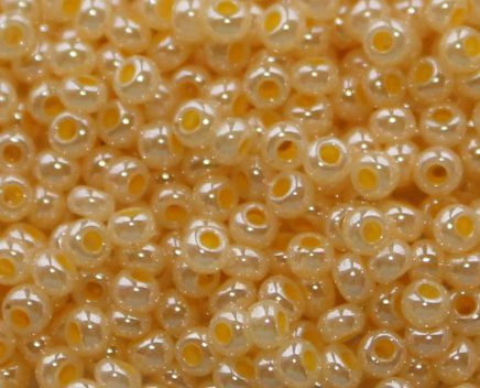 Бісер Preciosa Чехія №37386 жовтий перлиновий, фото 1