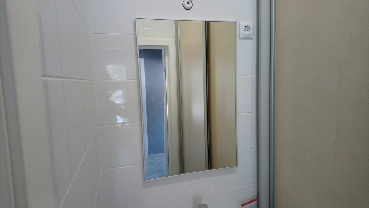 Дзеркало в рамі 70х50 см