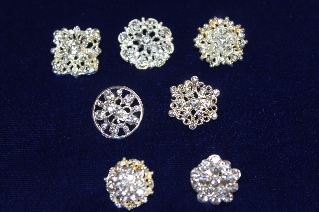 Чудова брошка маленька срібляста з камінням, фото 1