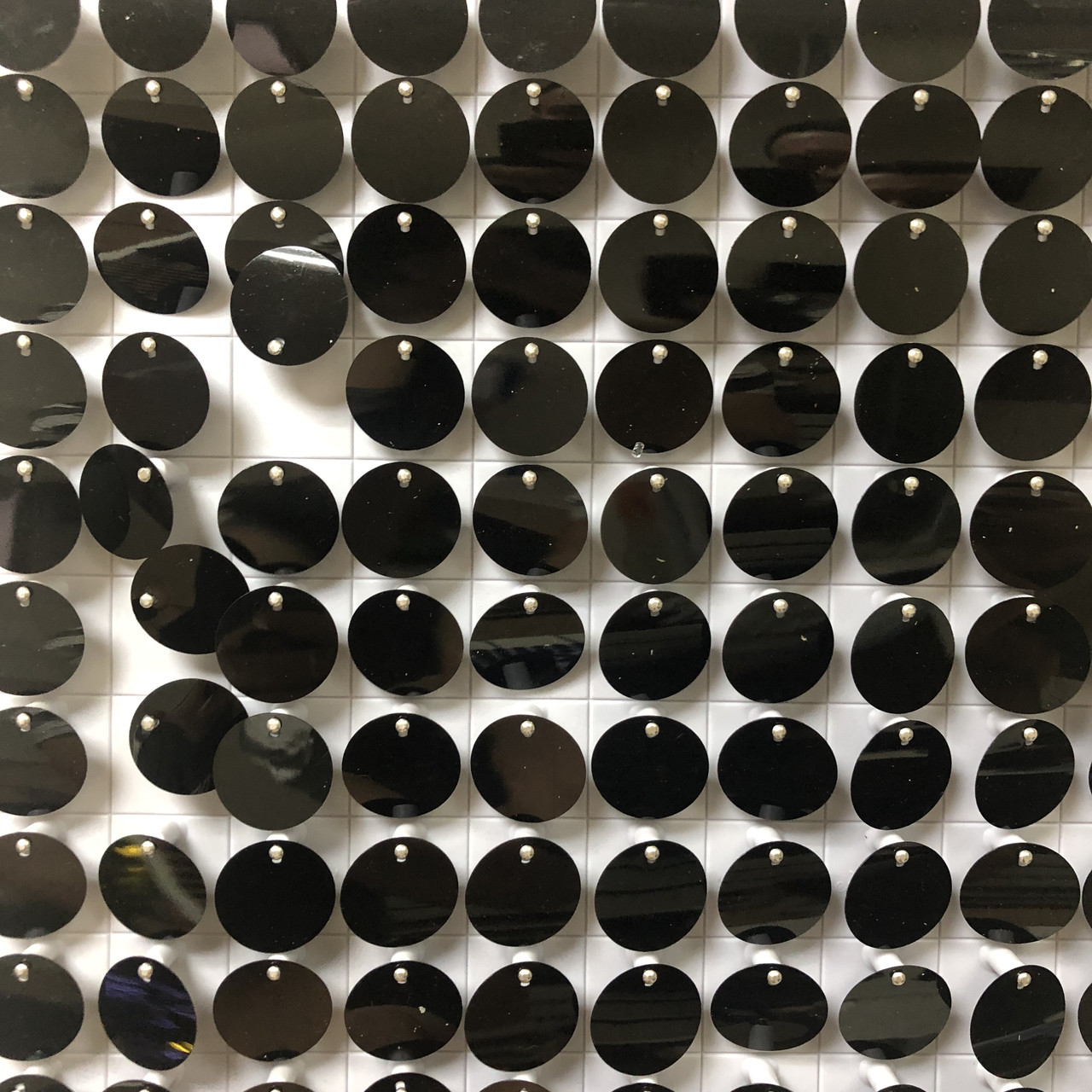 Круглі паєтки 30 мм, на білому планшеті, колір Jet, 1 шт.