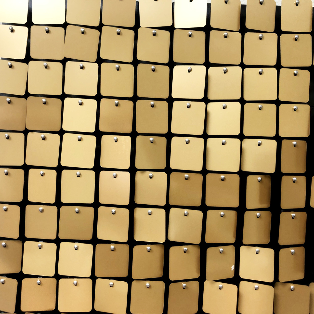 Квадратні паєтки 30 мм, на чорному планшеті, колір Matte Gold, 1 шт.