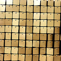 Квадратные пайетки 30 мм, на черном планшете, цвет Matte Gold, 1 шт