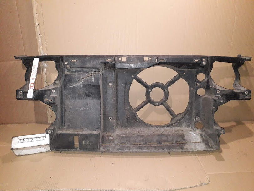 №12 Б/в панель передня для 1H0805594 Volkswagen Golf III 1991-1997(дифект)