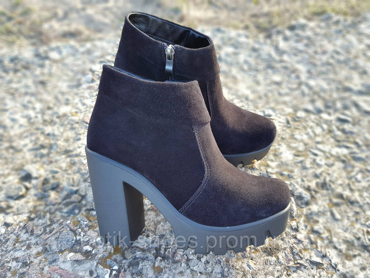 Гарні осінні весняні ботильйони черевики жіночі натуральний замш вечірні модні стильні нарядні класичні чорні 37 розмір InMax 2404