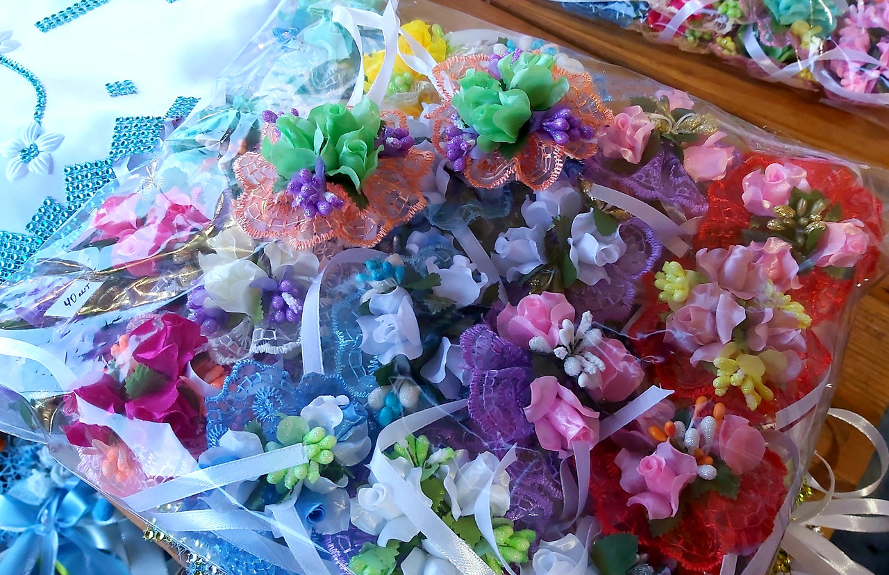 Святкові прикраси на пасхальний кошик