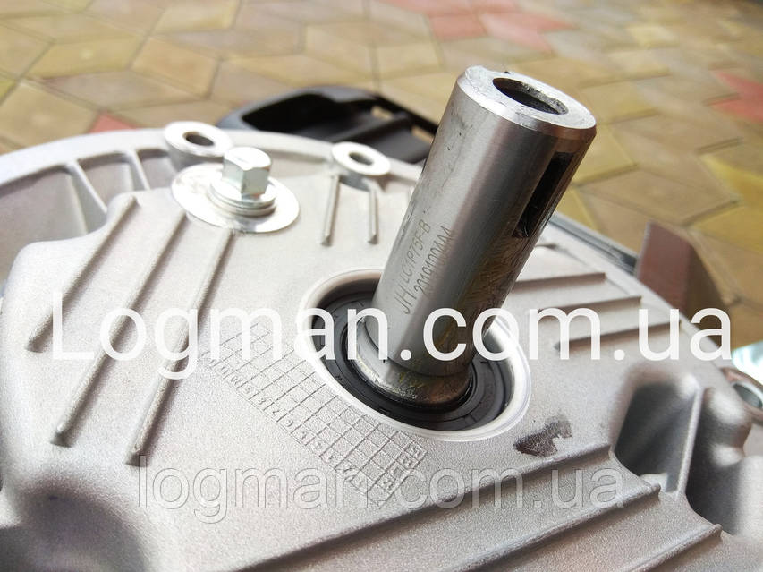 Двигатель для газонокосилки Oleo-Mac К805 196сс (Италия) вал