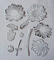 Вирубка з акварельного паперу з контурним малюнком. Набір квітів, 8 деталей, 51х57 мм