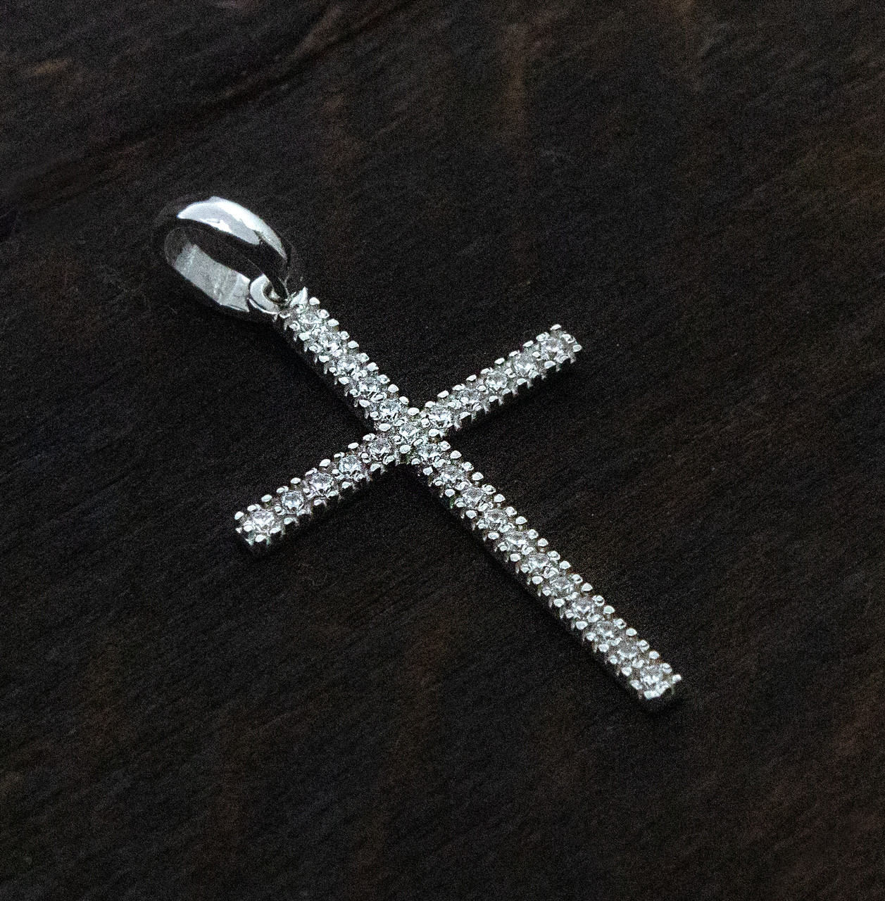 Крест серебряный в камнях - фото 1 - id-p838449239