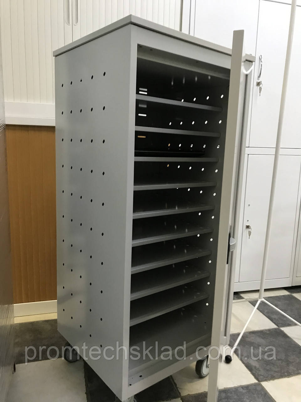 Мобільна шафа для зберігання ноутбуків