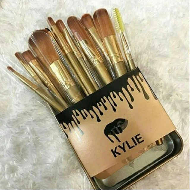 Профессиональный набор кистей для макияжа Kylie Jenner Make-up brush Gold set 12 шт - фото 5 - id-p1140406391