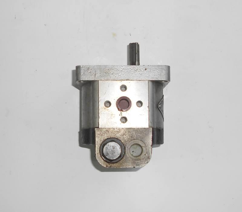 Насос шестерний ГУР HLCB-D 06-06 JM 404