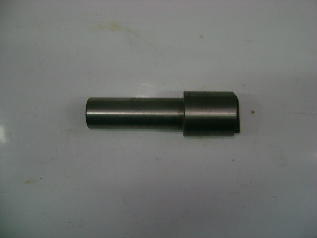 Вал шестерні заднього ходу 700.37.115-1 LZ804