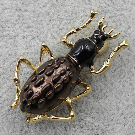 Брошка у формі комахи чорна та коричнева емаль золотистого кольору розмір виробу 35х23 мм, фото 2