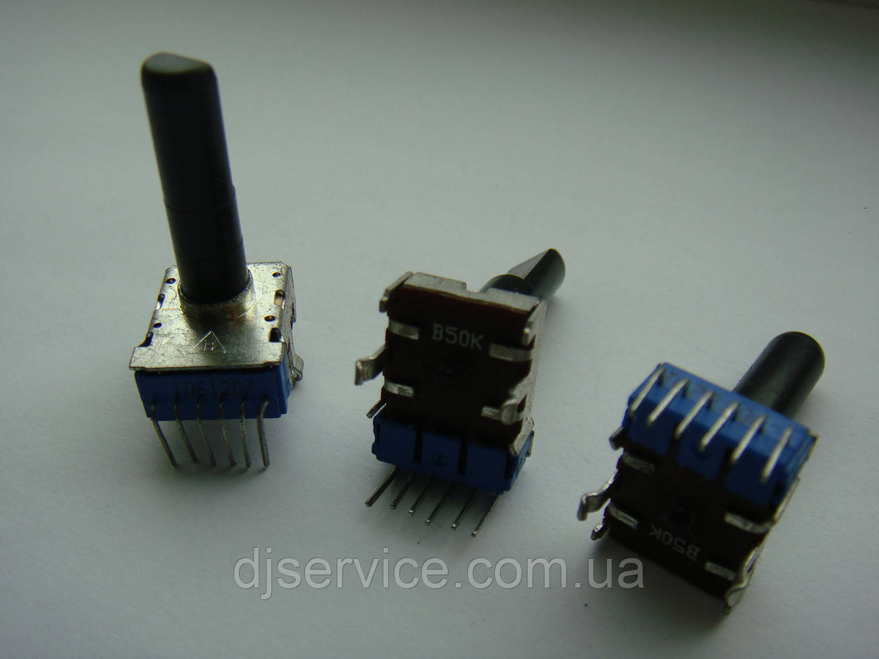 Потенціометр 503b  (b50k) 23mm MID для пультів Behringer