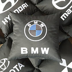 Подушка з логотипом БМВ (BMW)