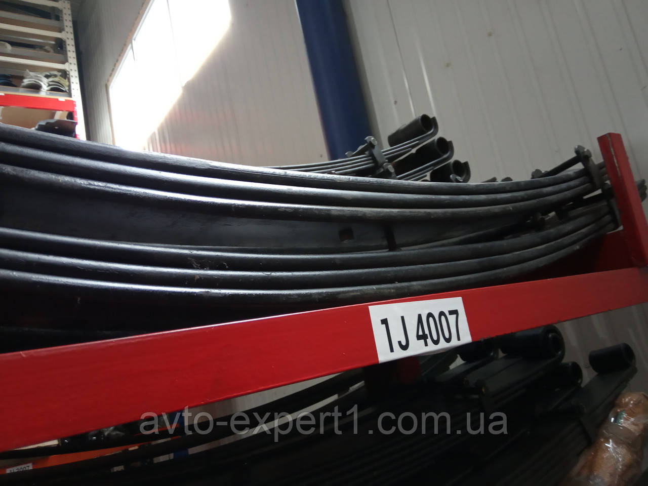 Підресорник задньої ресори (три аркуші) FAW 1061