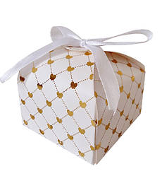 Бонбоньєрка (коробочка для цукерок) "Gold Heart", матеріал картон, колір - білий з золотим