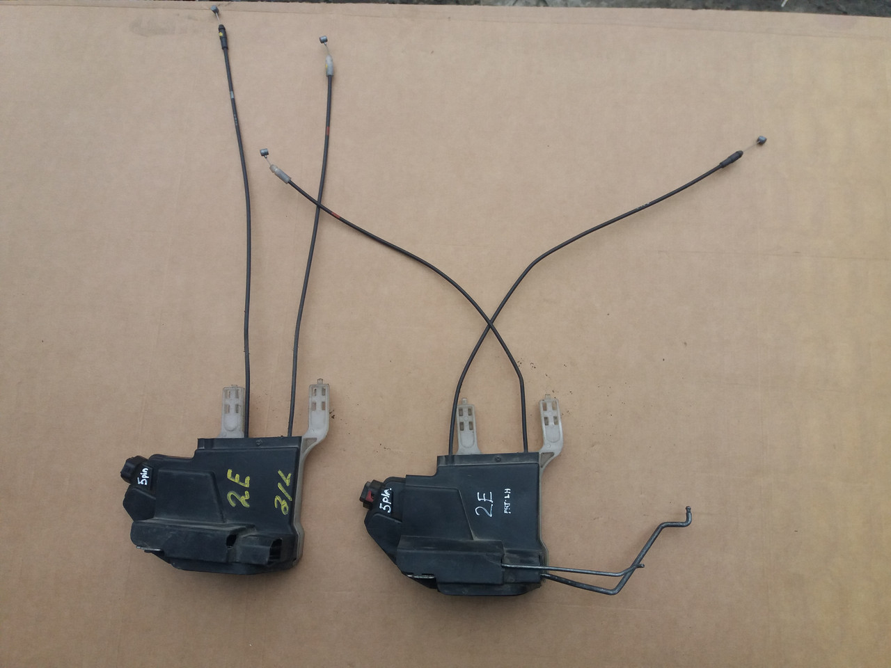 Замок дверей передній лівий Hyundai Tucson 5PIN 2004-2009 813102E010 813102E020
