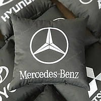 Подушка с логотипом Мерседес-бенц (Mercedes-Benz)