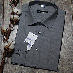 Чоловіча сорочка сірого кольору з малюнком