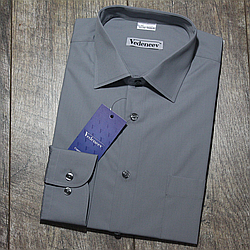 Чоловіча сорочка сірого кольору прямого силуету