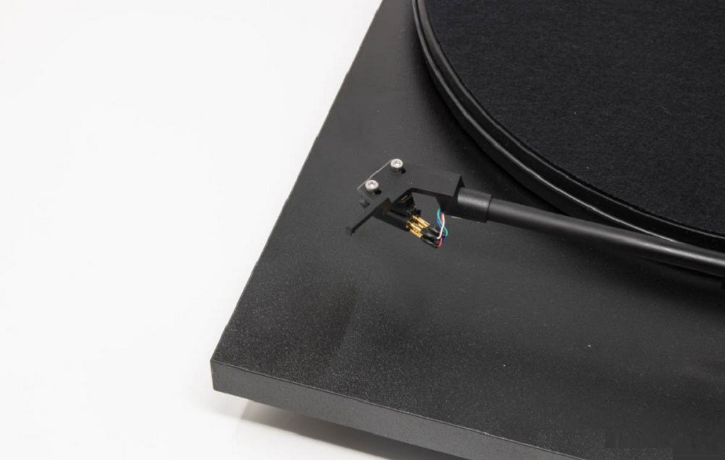 Проигрыватель винила Pro-Ject Primary E Phono OM NN Black - фото 5 - id-p1141821530