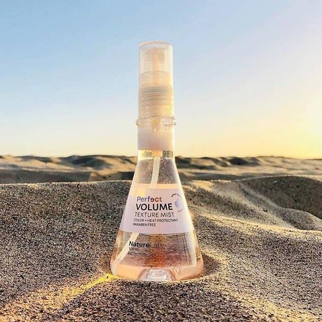 Спрей для укладання і додання обсягу волоссю NatureLab TOKYO Perfect Volume Texture Mist
