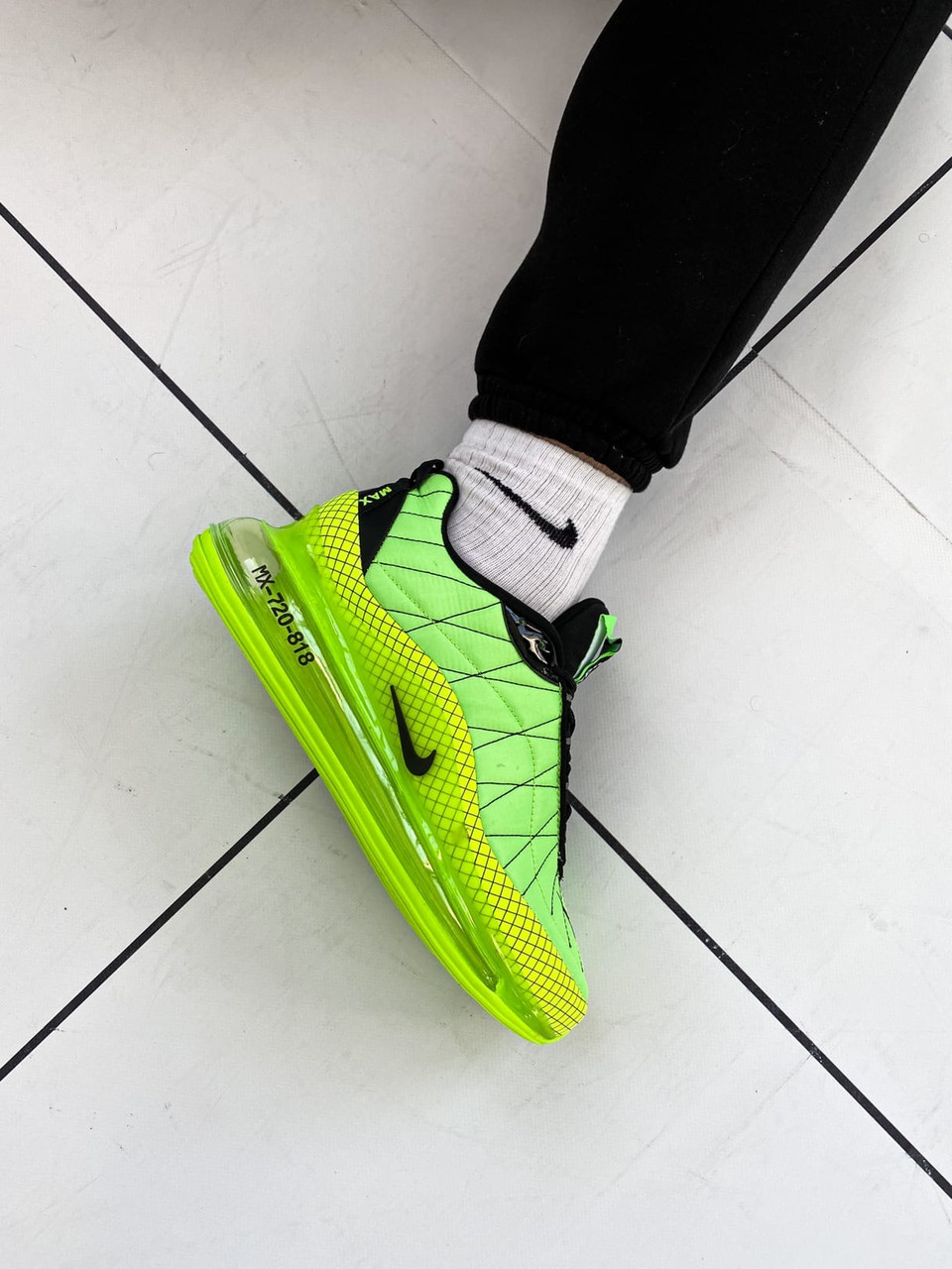 Air max hotsell 720 lime green