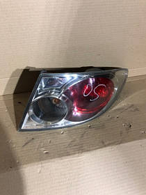 Задній ліхтар Mazda