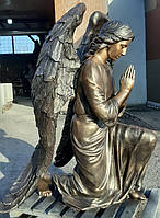 Пам'ятник зі скорботним янголом 12