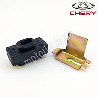 Фиксатор + проставка троса сцепления Chery Amulet 1.6 оригинал Чери Амулет A11-1602101+A11-1602103