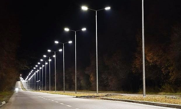 уличное консольное освещение консольные светильники на столбы