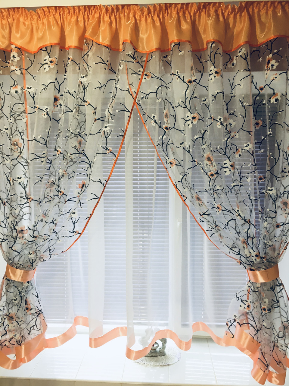 Готова кухонна фіранка "Сакура"
