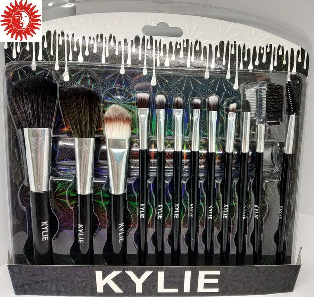 Набір пензликів для макіяжу KYLIE XOXO з 12 інструментів