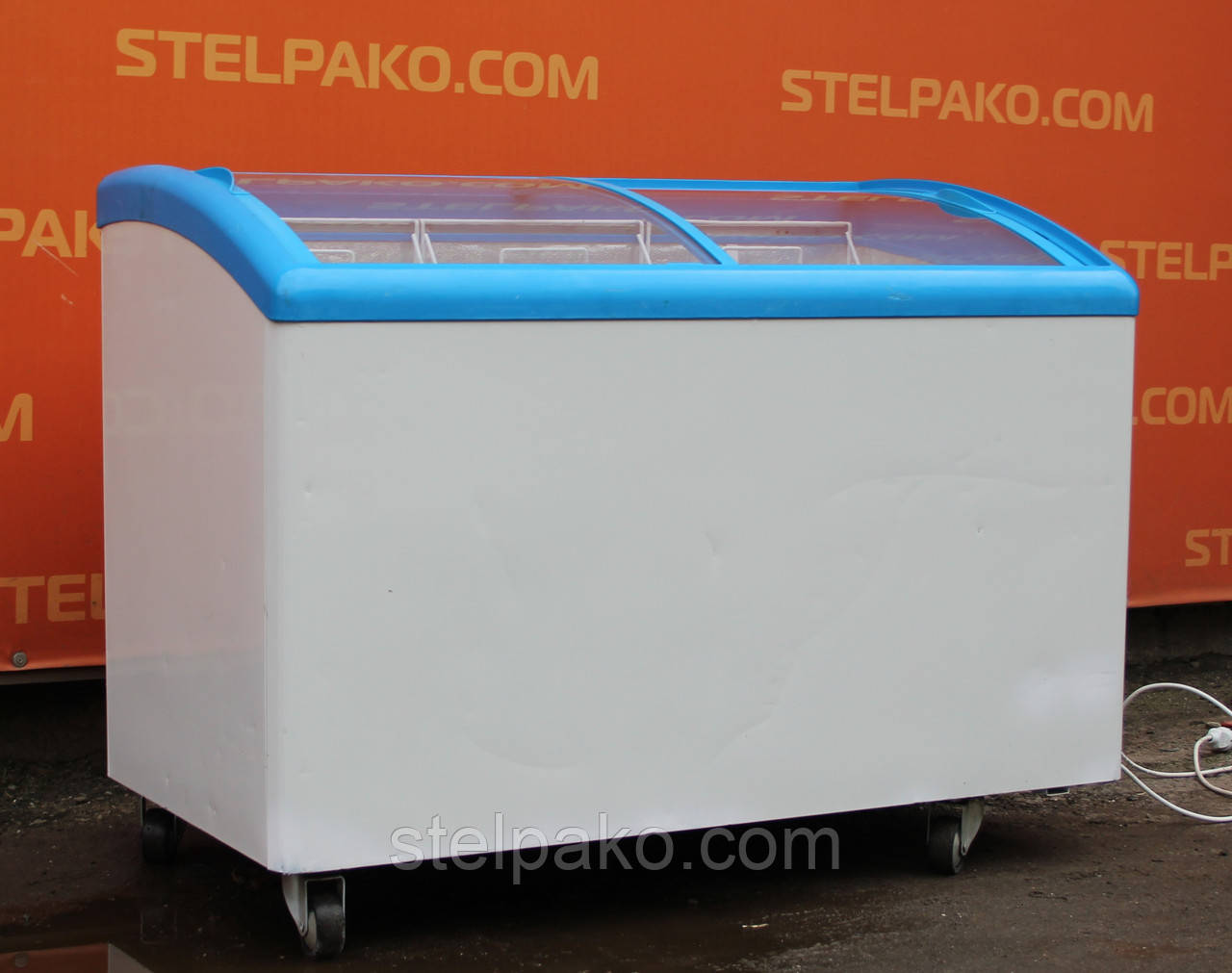 Морозильна скриня "Crystal 400 D" (Греція) корисний об'єм 400 л, Гнуте скло, Б/у