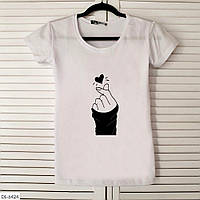 Женская модная футболка с принтом Рука с сердечком